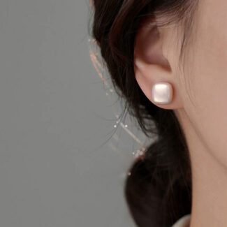 lumi square pearl studs