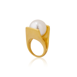 luminous pearl textured statement ring – modern y shape design