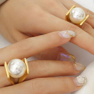 luminous pearl textured statement ring – modern y shape design
